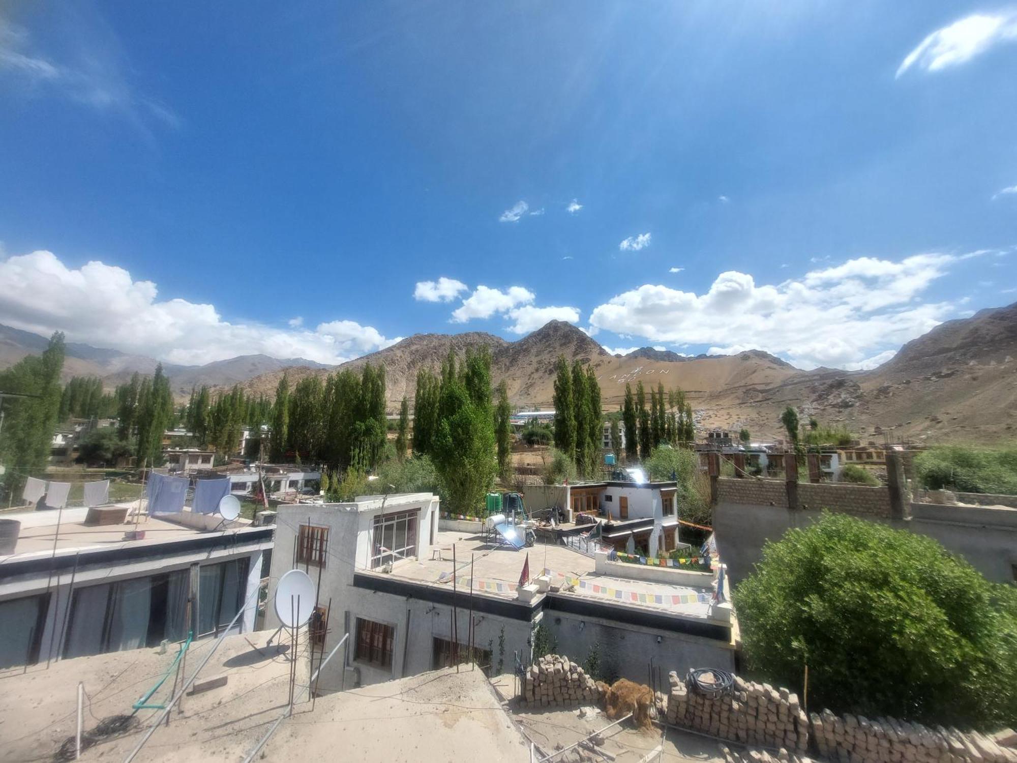 Smanla Guest House Leh Exterior photo